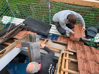 Ein wesentlicher Vorteil der Dachfangwand ist, dass in aufrechter Körperhaltung gearbeitet werden kann.
